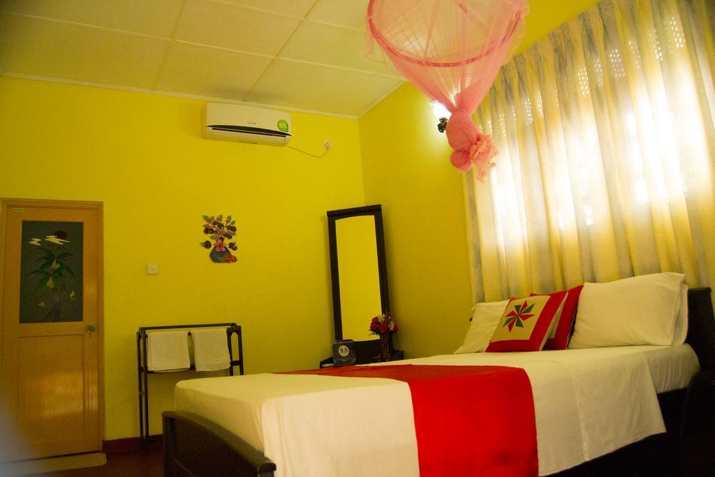 Sigiri Sithru Home Stay Szigirija Kültér fotó